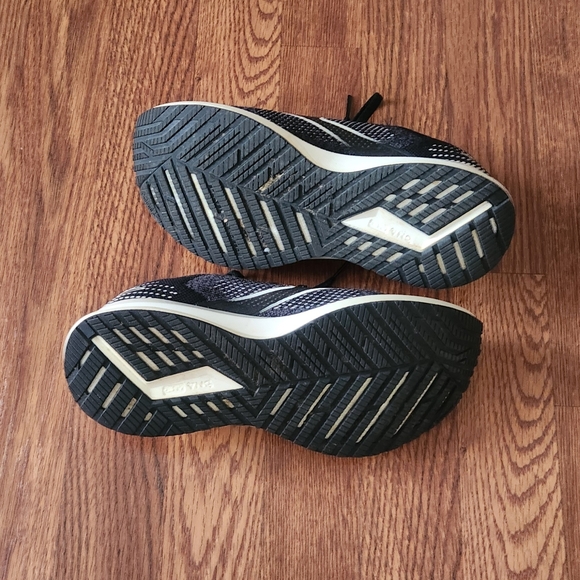 Brooks Black and White Levitate Sneakers - Picture 4 of 5